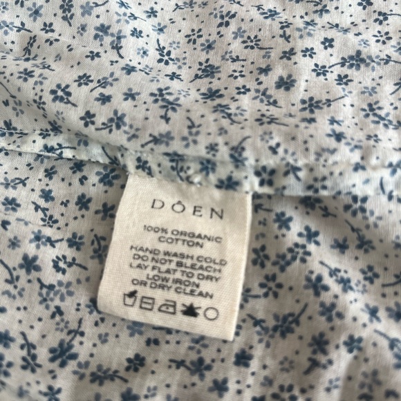 Dôen white and blue crop top XS - Picture 7 of 8